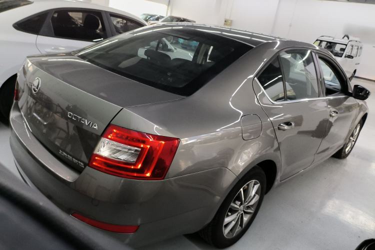 Used Skoda Octavia 2017 Classic Model 1.6L Automatic Comfort Edition
