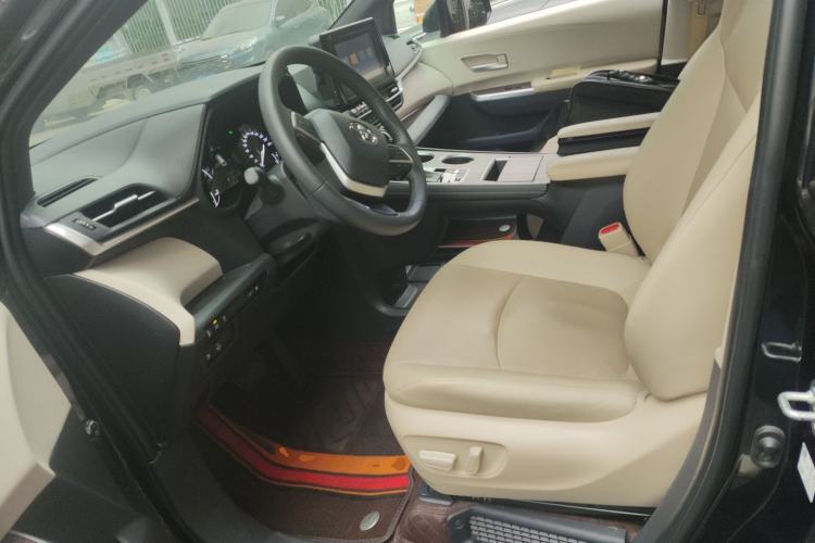 Used Toyota Sienna 2023 2.5L Hybrid Luxury Edition
