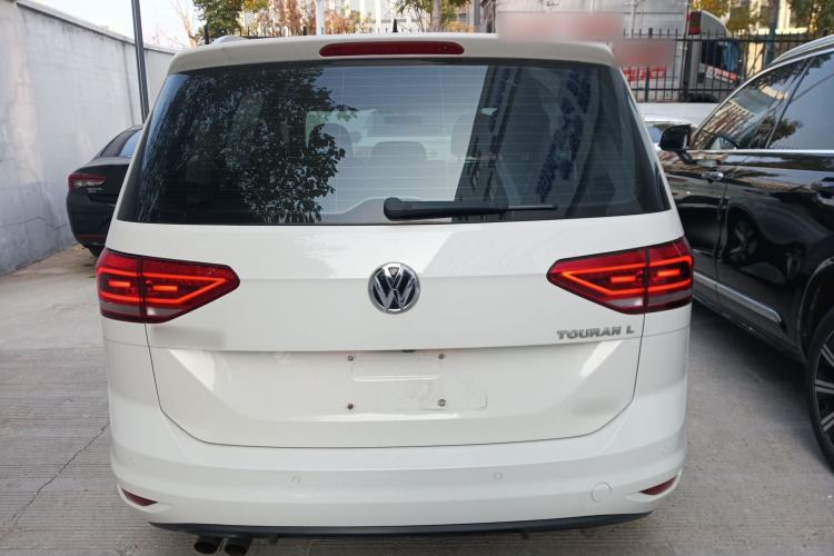 Used Volkswagen Touran 2016 Volkswagen Touran L 280TSI DSG Comfort Edition
