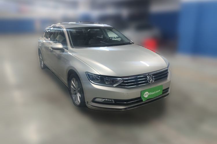 Used Volkswagen Magotan 2017 330TSI DSG Leading Model
