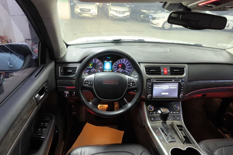 Used Haval H8 2015 2.0T Two-Wheel Drive Luxury Edition
