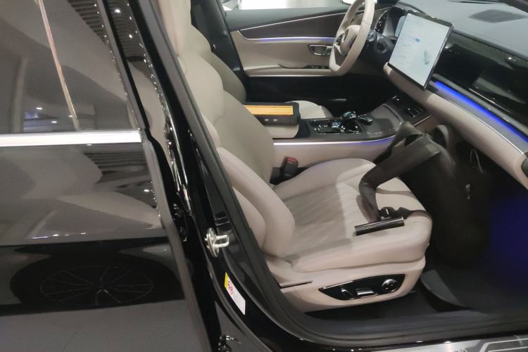 Used BYD Han 2025 EV with 701 km of Laser Radar-Enabled Intelligent Driving
