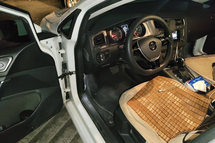 Used Volkswagen Golf 2016 1.6L Automatic Comfort Model
