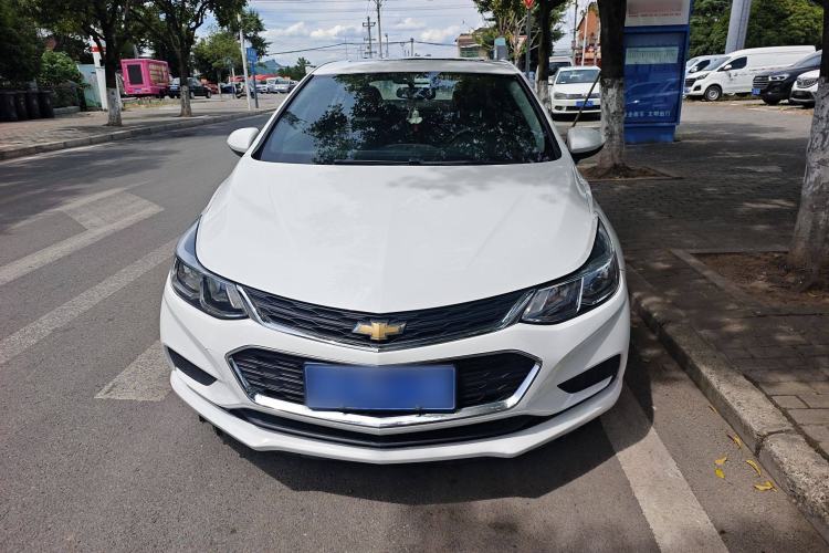 Used Chevrolet Cruze 2018 320 Automatic Pioneer Sunroof Edition
