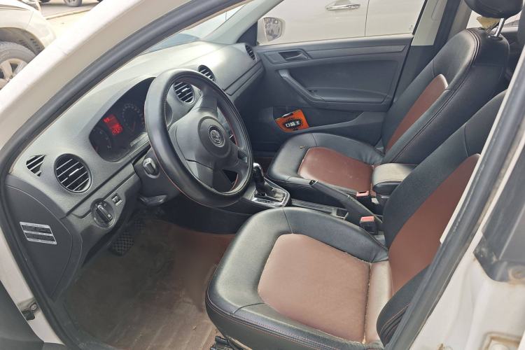 Used Volkswagen Jetta 2015 Value Edition 1.6L Automatic Fashion Version
