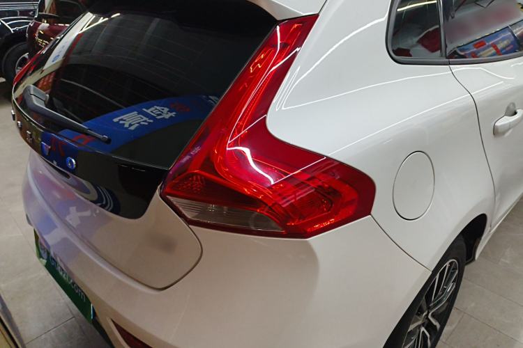 Used Volvo V40 2018 T3 Zhiyi Edition
