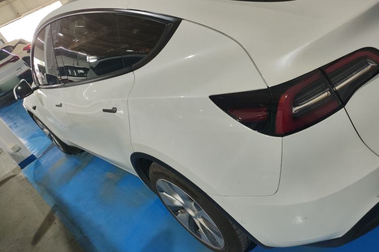 Used Tesla Model Y 2021 Long-Range All-Wheel-Drive Version