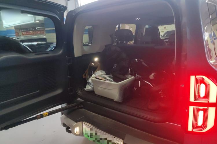 Used  Leopard 5 2023 Navigator Edition
