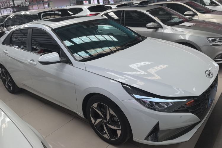 Used Hyundai Elantra 2021 1.5L CVT LUX Prestige Edition