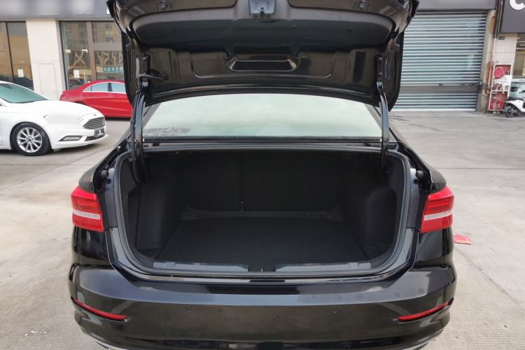 Used Volkswagen Lavida 2021 1.5L Automatic Comfort Edition
