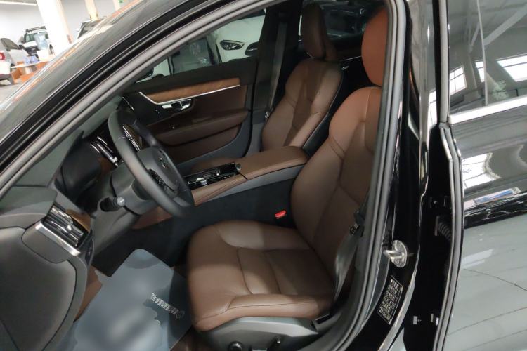 Used Volvo S90 New Energy 2024 Plug-in Hybrid Four-Wheel Drive Long-Range Zhiyi Luxury Edition
