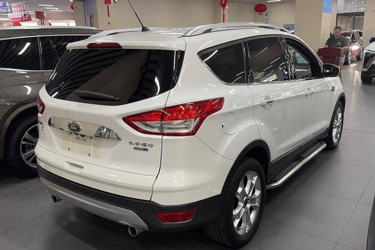 Used Ford Kuga 2015 2.0L GTDi Four-Wheel-Drive Sport Model
