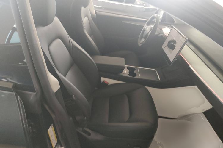 Used Tesla Model Y 2024 Long-Range All-Wheel-Drive Version
