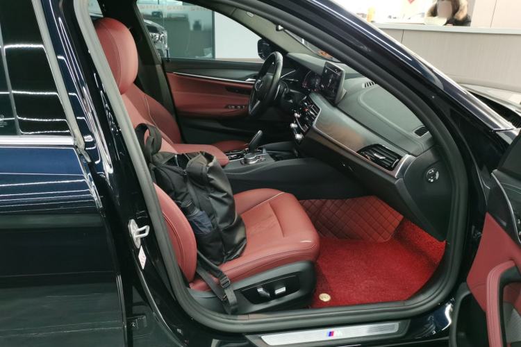 Used BMW 5 Series 2021 Facelifted 530Li Leading Edition M Sport Package
