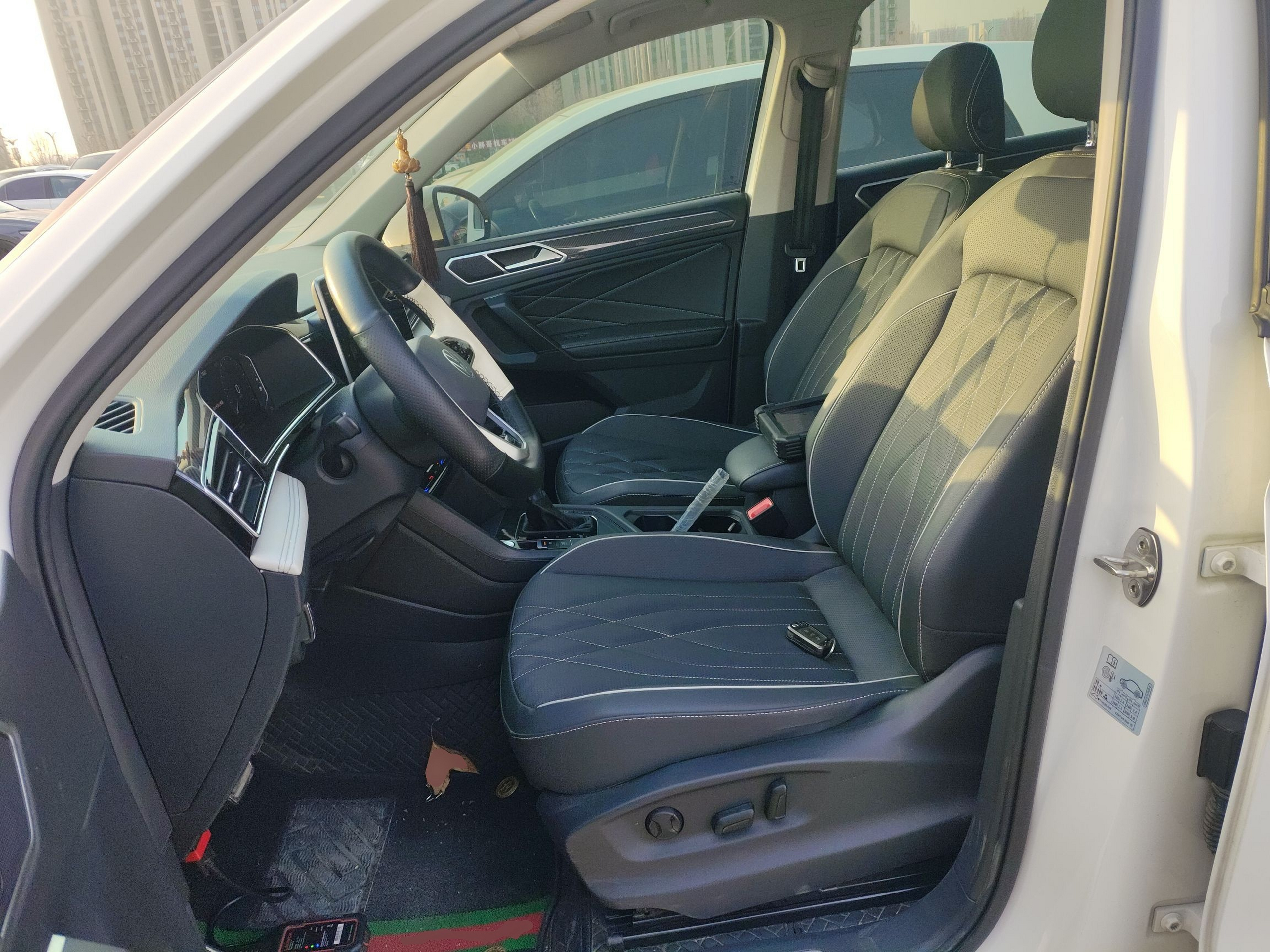 Переднее сиденье в автомобиле