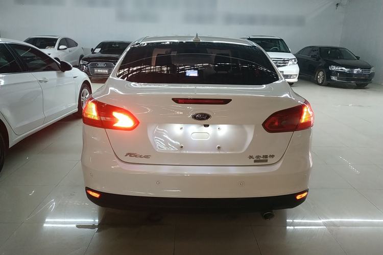 Used Ford Focus 2018 Sedan Classic EcoBoost 180 Automatic Elite Model