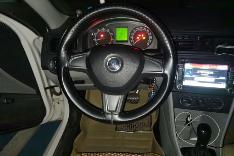 Used Skoda Rapid 2013 1.6L Automatic Smart Selection Model
