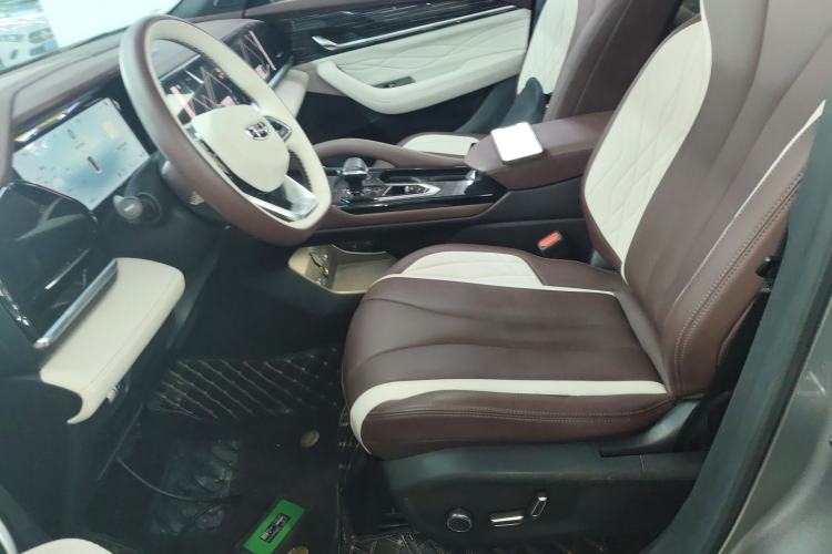 Used Geely Auto Monjaro L 2024 2.0TD High-Power Automatic Two-Wheel Drive Yunqi Version
