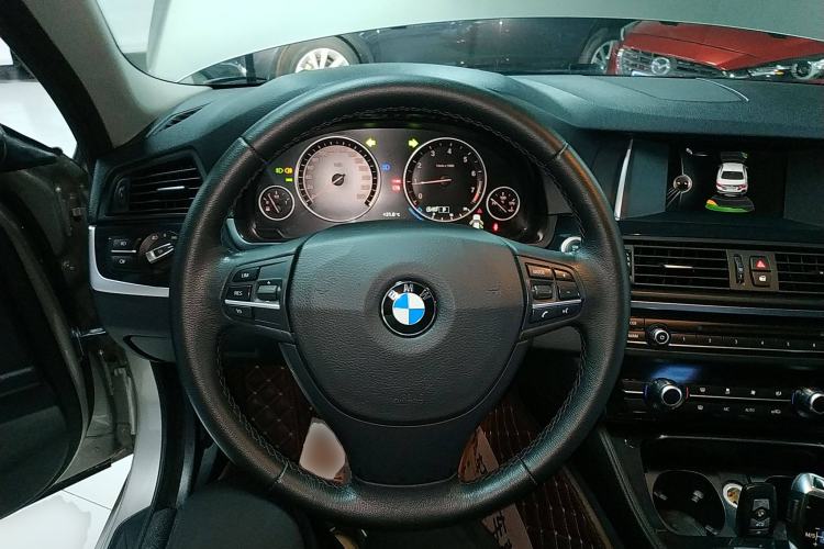 Used BMW 5 Series 2014 520Li Elegant Model
