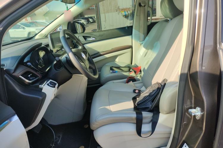 Used Buick GL8 2022 Land Cruiser Executive Class 652T Comfort Model