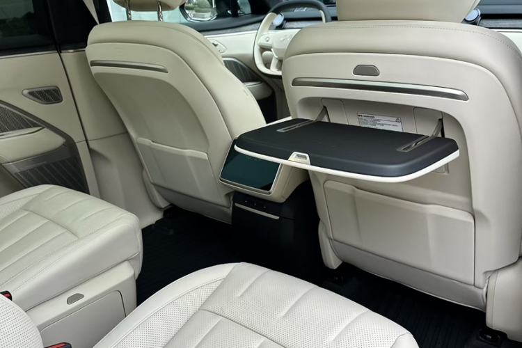 Used ONVO Luxeed L90 2025 Model—Ultra Six-Seater Version