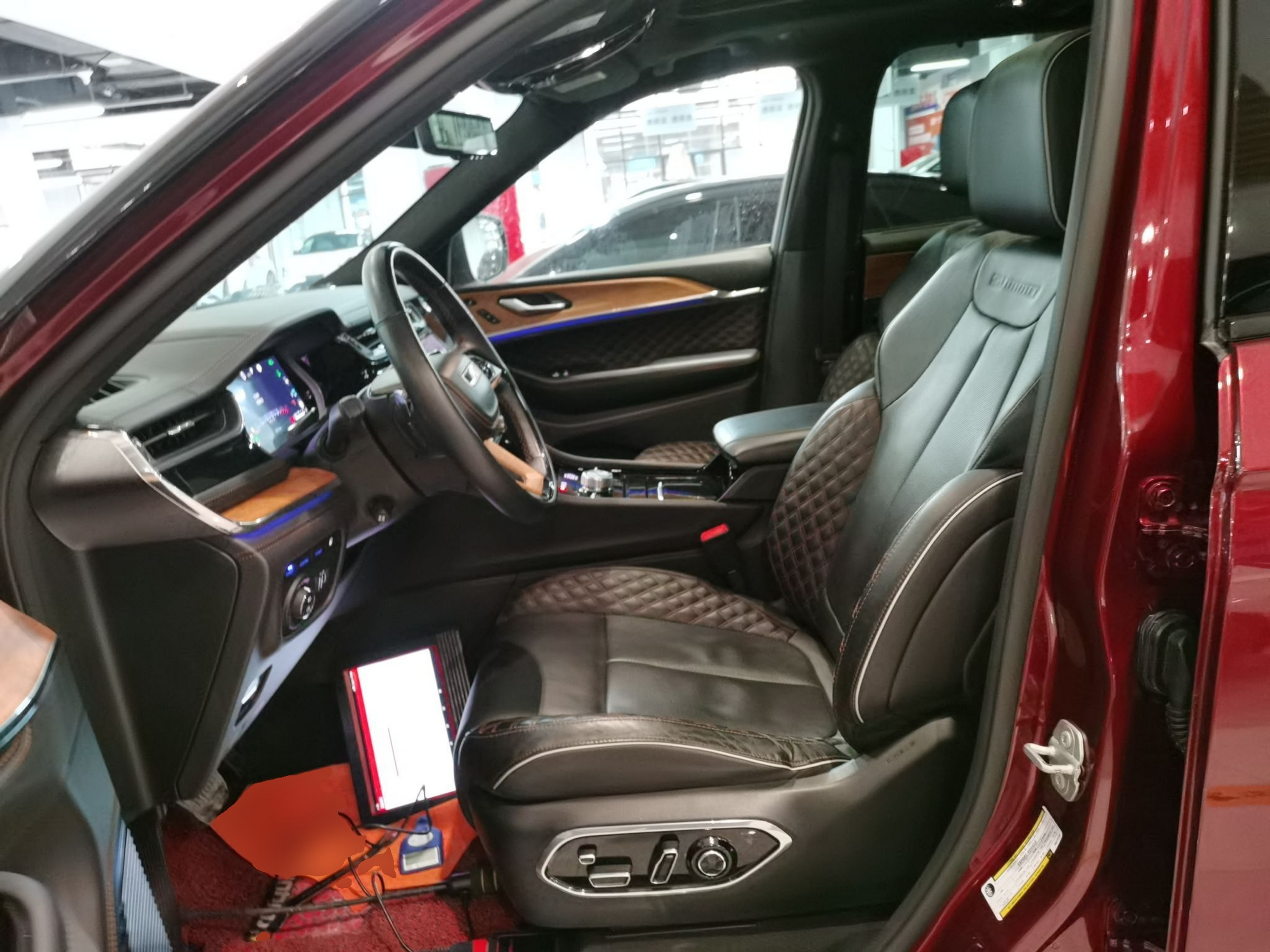 المقاعد الأمامية داخل السيارة