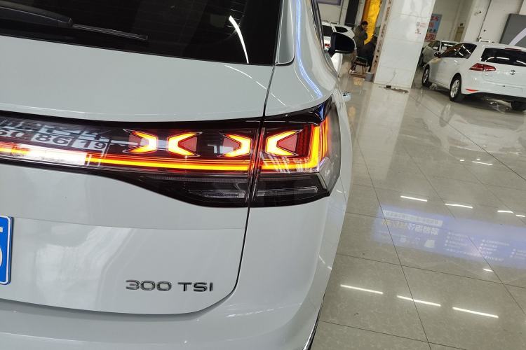 Used Volkswagen Tayron 2024 300TSI Two-Wheel-Drive Luxury Plus Advanced Version
