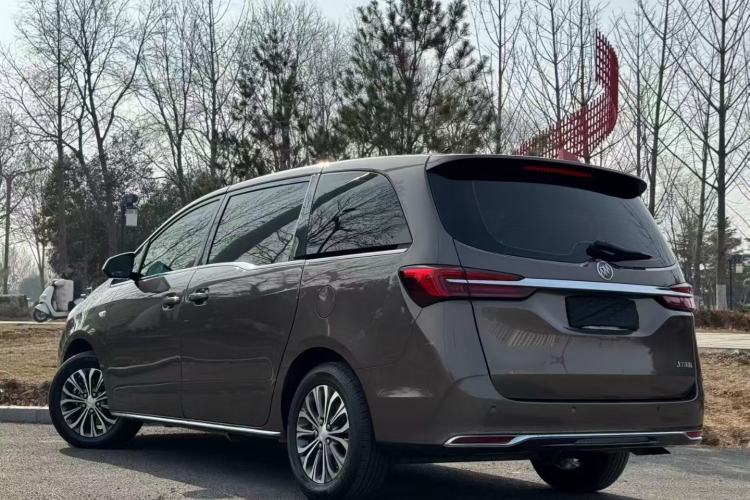 Used Buick GL8 2023 Land Executive Class Comfort Model