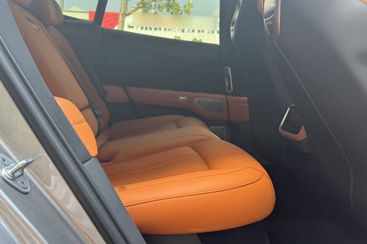 Used  YU7 2025 Ultra-Long Range High-Performance All-Wheel-Drive Max Edition
