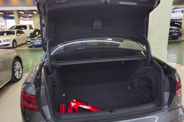 Used Audi A4L 2019 40 TFSI Fashion Edition China VI Emission Standard