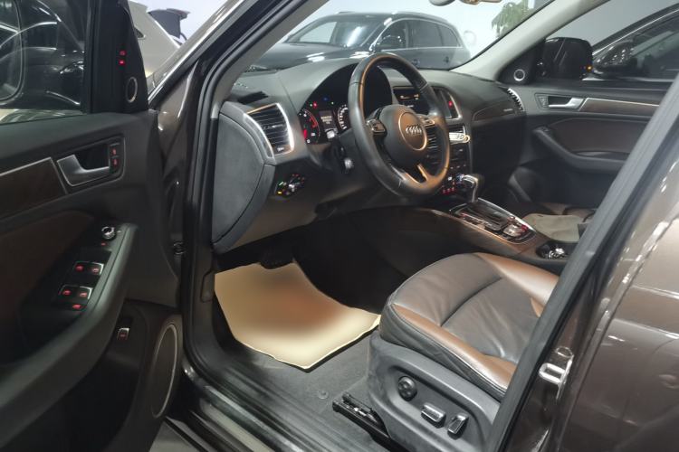 Used Audi Q5 2017 40 TFSI Comfort Model
