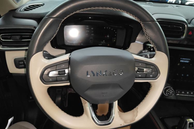 Used Lynk & Co 02 2022 1.5T DCT Shine Pro
