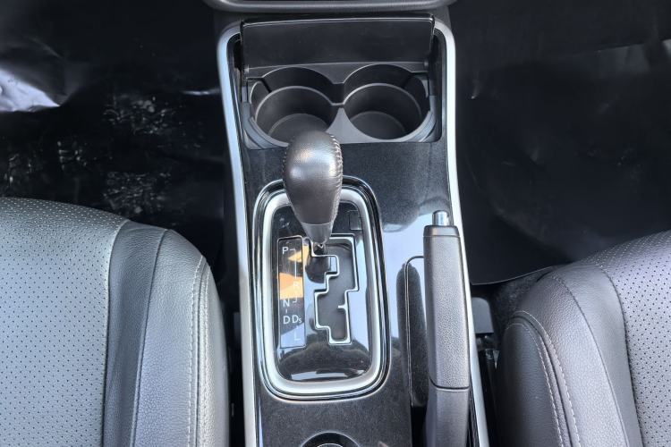 Used Mitsubishi Outlander 2018 2.0L Two-Wheel Drive Glory Edition 5 Seats