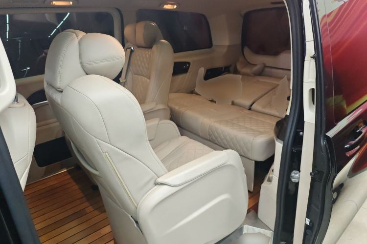 Used Mercedes-Benz V-Class 2018 V 260 Avantgarde Edition China VI
