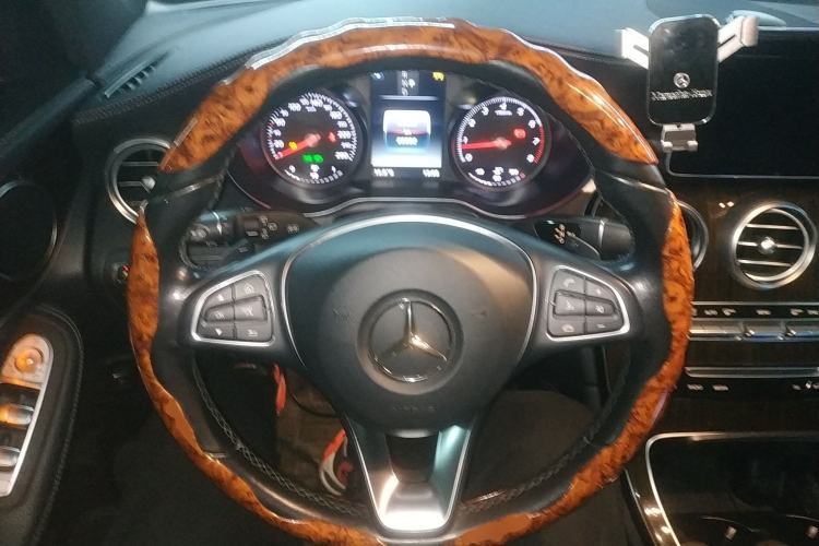 Used Mercedes-Benz GLC 2019 Facelift GLC 260 L 4MATIC Luxury Model
