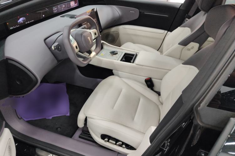 Used  12 2025 Ultra Extended-Range Edition
