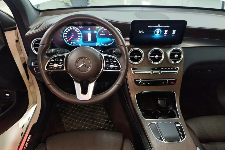 Used Mercedes-Benz GLC 2020 Facelift GLC 260 L 4MATIC Luxury Edition
