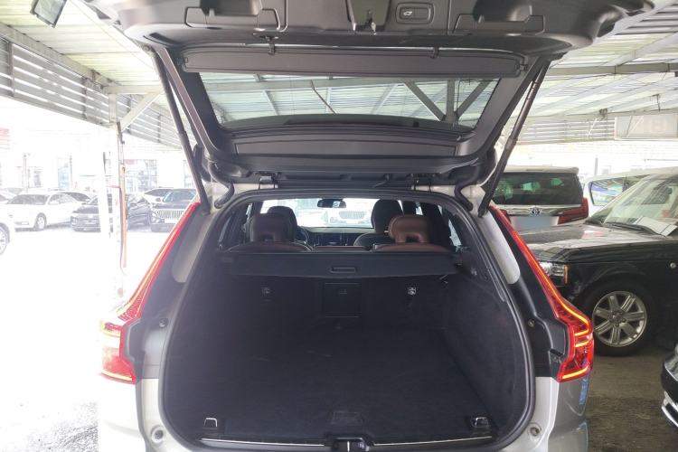 Used Volvo XC60 2022 B5 4x4 Zhiyi Luxury Edition