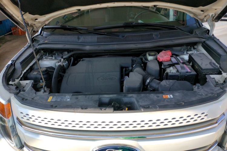 Used Ford Explorer 2013 3.5L Deluxe Model
