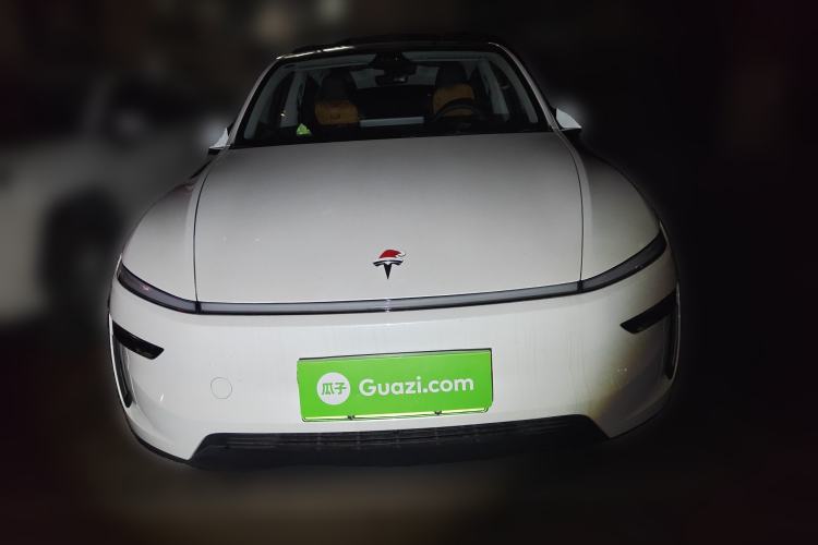 Used Tesla Model Y 2025 Rear-Wheel-Drive Version
