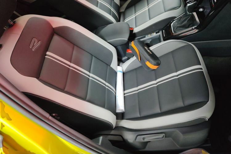 Used Volkswagen T-ROC 2023 300TSI DSG Two-Wheel Drive Starlight Edition