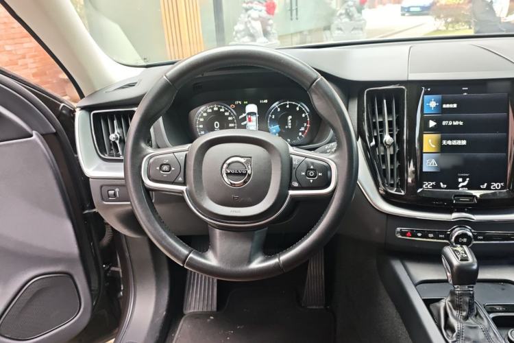 Used Volvo XC60 2019 T5 4x4 Smart Edition China V Standard
