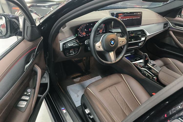 Used BMW 5 Series 2022 Second Facelift 530Li Leading Edition M Sport Package
