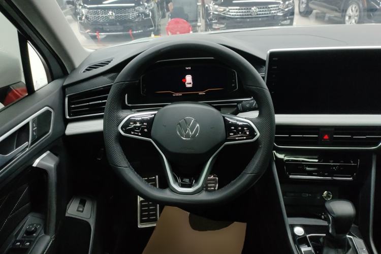 Used Volkswagen Tiguan L 2023 330TSI Automatic Two-Wheel Drive R-Line Enjoyment Edition