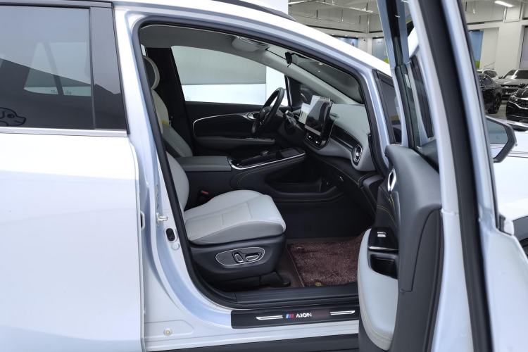 Used AION V 2022 Plus 80 Executive Edition Ternary Lithium
