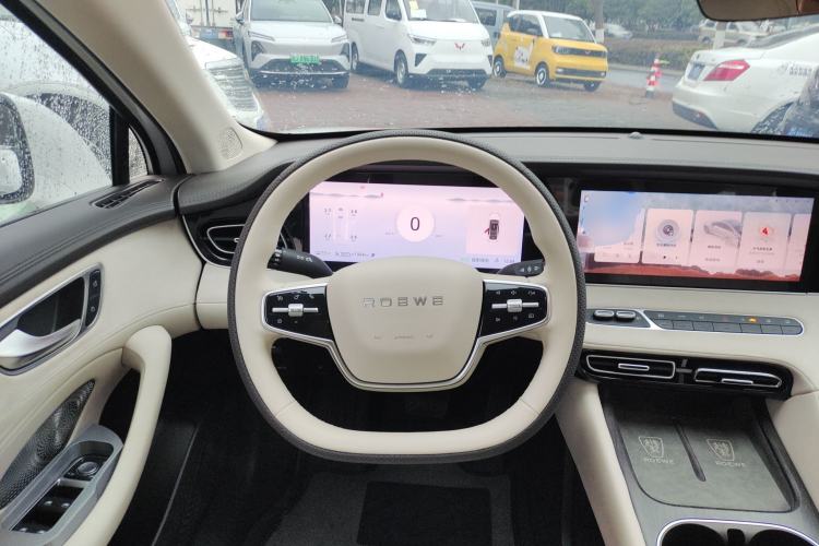 Used Roewe D7 2023 DMH 125km Excellence Edition
