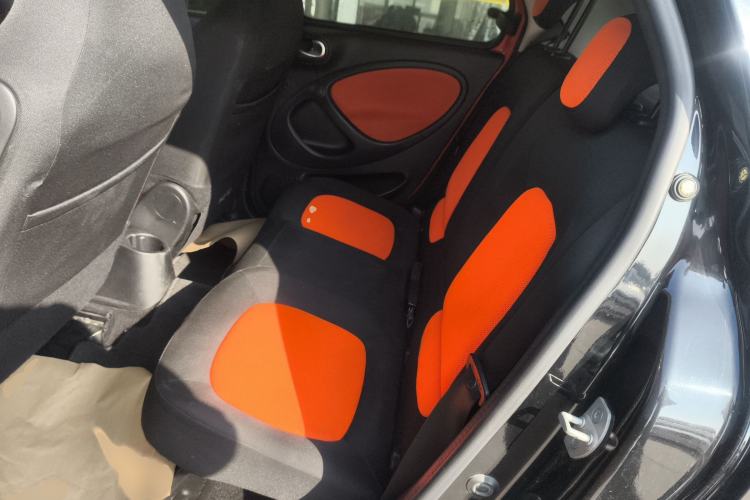 Used  forfour 2016 1.0L 52 kW Passion Edition
