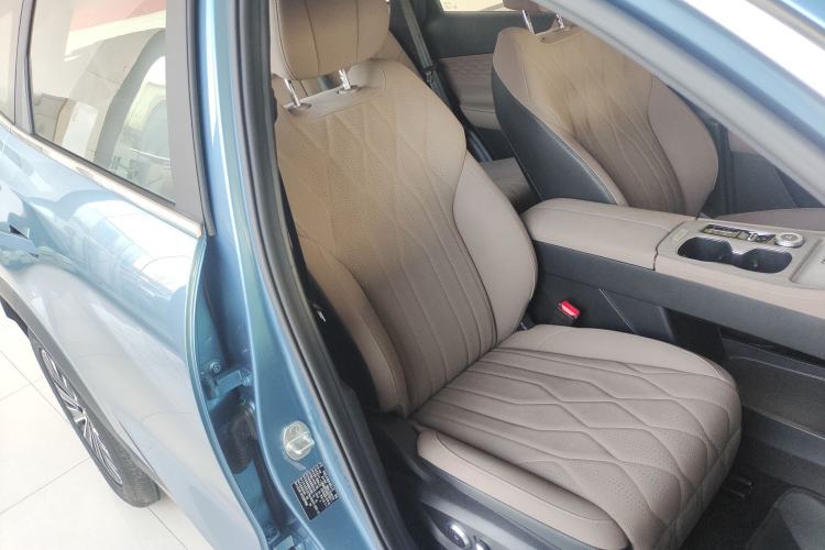 Used Chery Tiggo 8 PLUS C-DM 2025 1.5T 116 km Prestige Version 5 Seats
