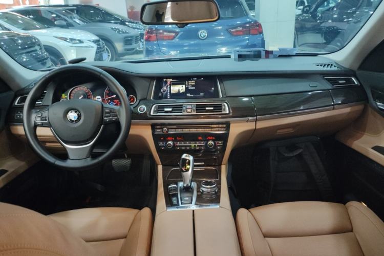 Used BMW 7 Series 2013 730Li Luxury Model