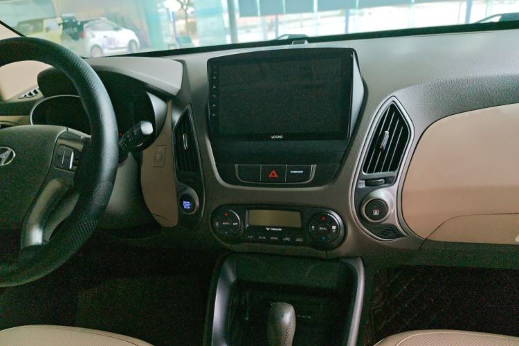 Used Hyundai ix35 2013 2.0L Automatic Two-Wheel Drive Smart GLS China IV Standard
